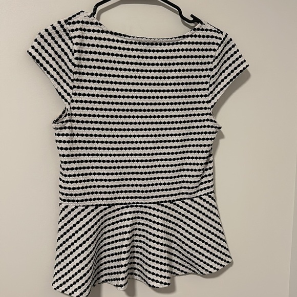 Anthropologie Black and White Peplum Short Sleeve Top Size Small Feminine Boho - Picture 3 of 3